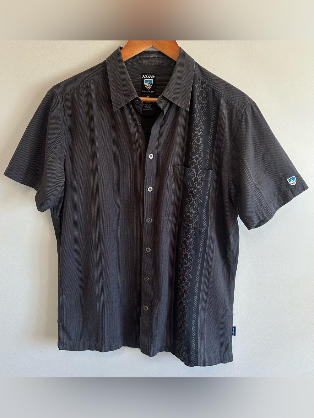 Kuhl Men’s Short Sleeve Button Up Shirt Mens M Embroidered 100% Organic Cotton